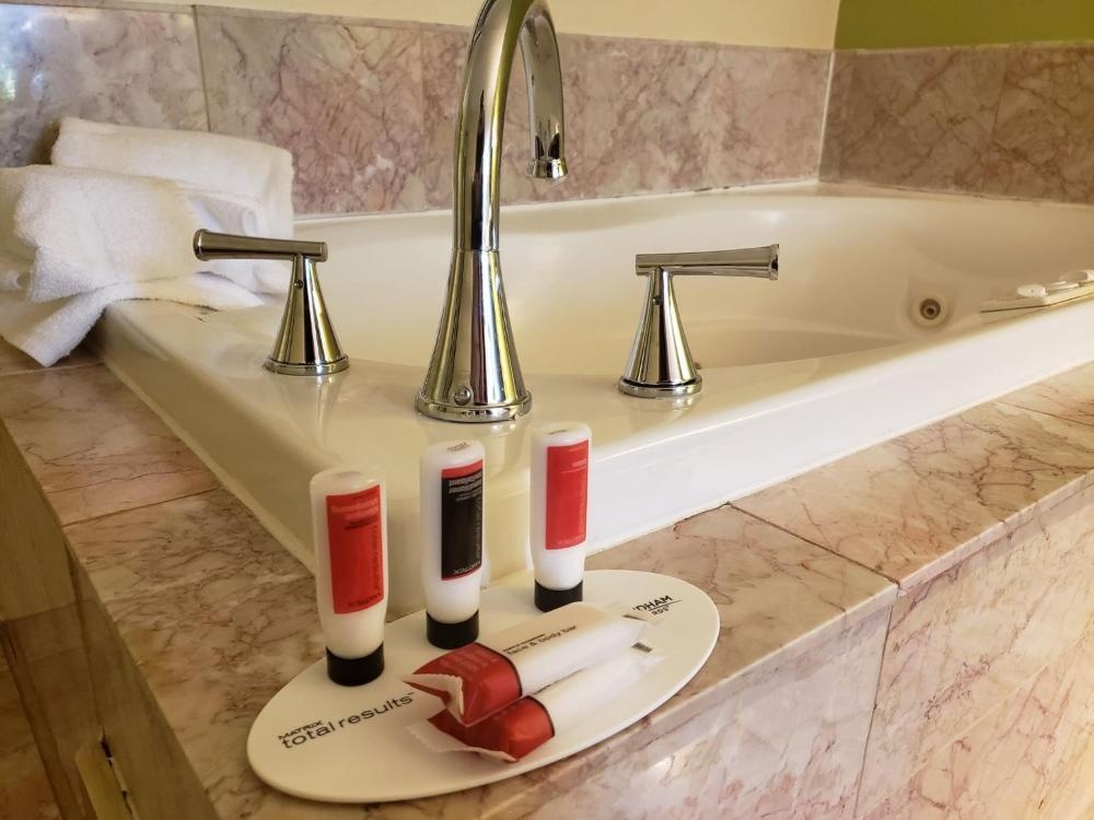 Days Inn by Wyndham Asheville/Mall