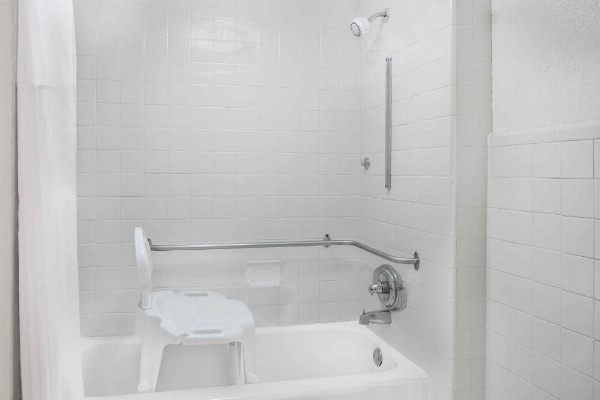 Days Inn by Wyndham Asheville/Mall image 20