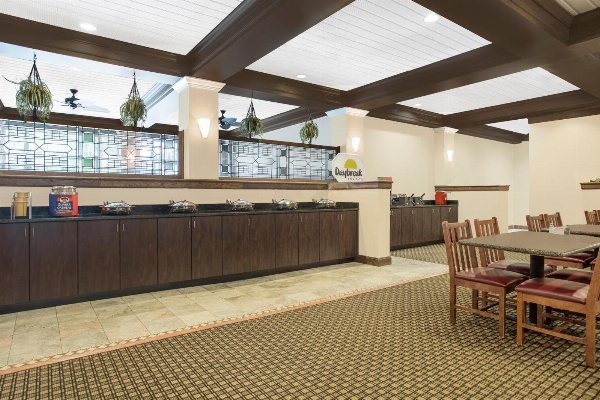 Days Inn by Wyndham Asheville/Mall image 6